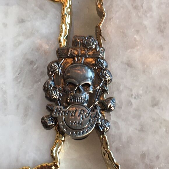 🎃 - Hard Rock San Antonio Chrome Skull Pin! - Picture 8 of 12